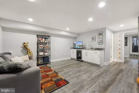 219 14th St SE, Washington, DC 20003 photo 25