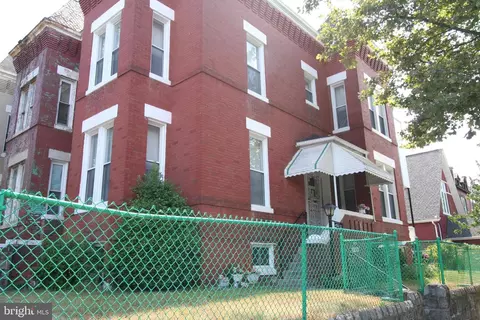 1025 D St NE, Washington, DC 20002 photo 3