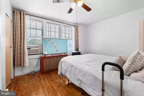 Bedroom - 524 25th Pl NE, Washington, DC 20002 photo 1 of 3
