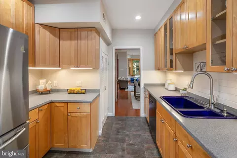 304 C St NE, Washington, DC 20002 photo 8