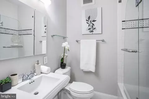 304 C St NE, Washington, DC 20002 photo 23