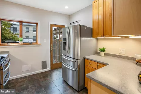304 C St NE, Washington, DC 20002 photo 10