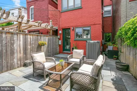 304 C St NE, Washington, DC 20002 photo 28