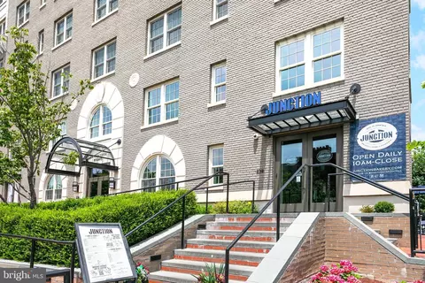 304 C St NE, Washington, DC 20002 photo 42