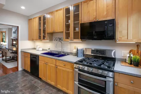304 C St NE, Washington, DC 20002 photo 11