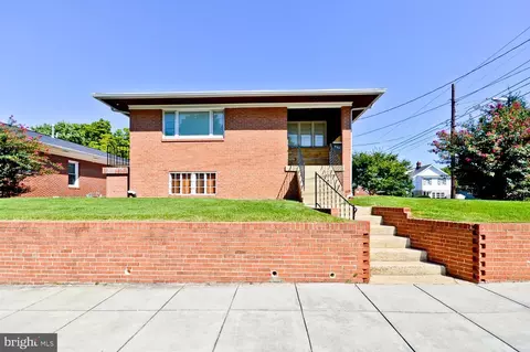 901 47th Pl NE, Washington, DC 20019