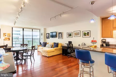 700 New Hampshire Ave NW #901, Washington, DC 20037