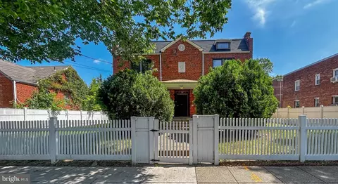 542 Mellon St SE, Washington, DC 20032