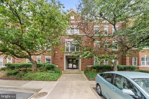 3609 38th St NW #340, Washington, DC 20016