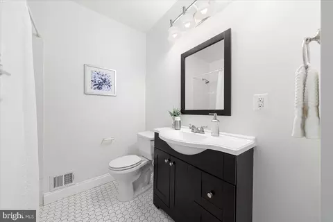 1140 Morse St NE, Washington, DC 20002 photo 17