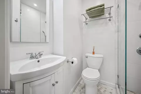 605 Acker Pl NE, Washington, DC 20002 photo 22