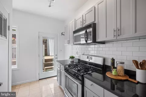 605 Acker Pl NE, Washington, DC 20002 photo 12