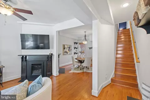 605 Acker Pl NE, Washington, DC 20002 photo 4