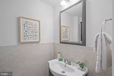 605 Acker Pl NE, Washington, DC 20002 photo 10