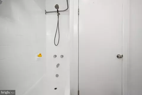 605 Acker Pl NE, Washington, DC 20002 photo 26
