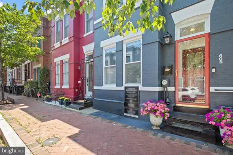 605 Acker Pl NE, Washington, DC 20002 photo 2