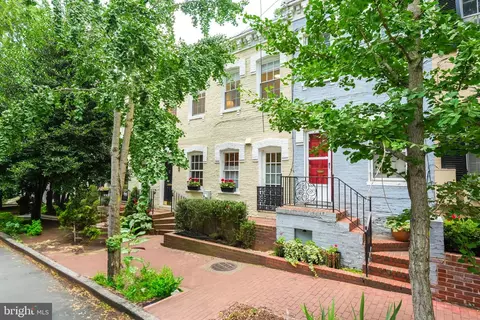 1320 27th St NW, Washington, DC 20007