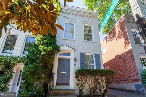 Exterior - 3326 Volta Pl NW, Washington, DC 20007 photo 2 of 4