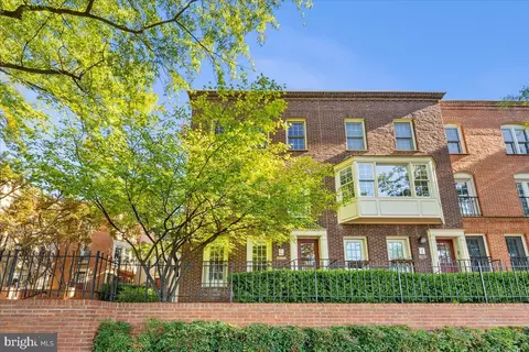 4625 Macarthur Blvd NW #A, Washington, DC 20007
