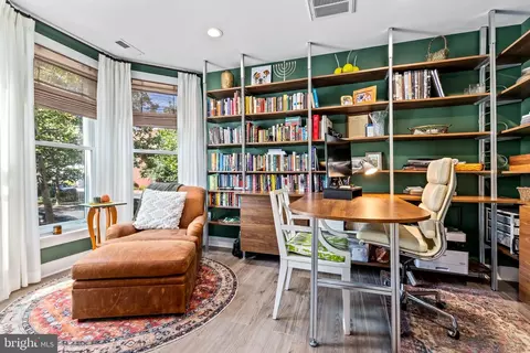 328 I St SE, Washington, DC 20003 photo 4