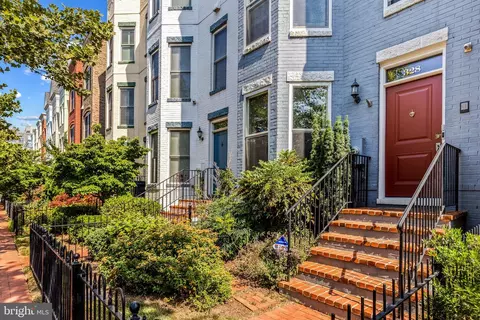 328 I St SE, Washington, DC 20003 photo 2
