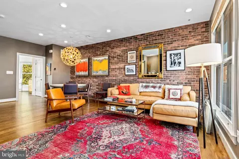 328 I St SE, Washington, DC 20003 photo 9