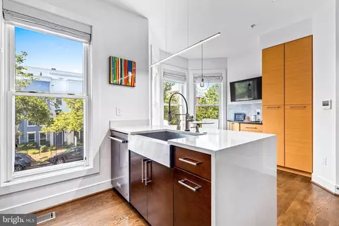 328 I St SE, Washington, DC 20003 photo 17