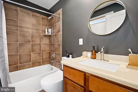 328 I St SE, Washington, DC 20003 photo 31