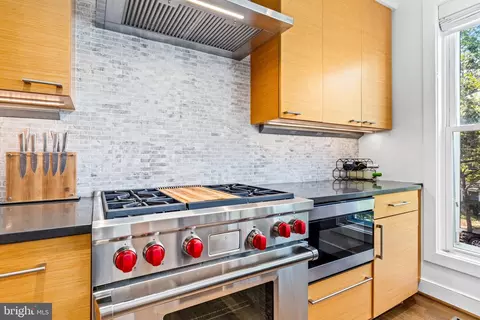 328 I St SE, Washington, DC 20003 photo 16