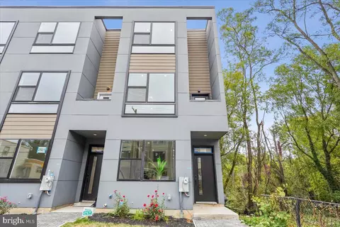 2525 12 Elvans Rd SE, Washington, DC 20020 photo 2