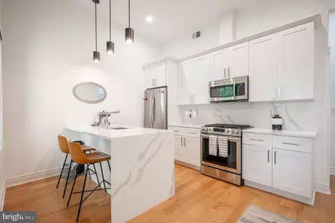 317 3rd St SE #32, Washington, DC 20003 photo 3