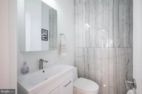 317 3rd St SE #32, Washington, DC 20003 photo 12