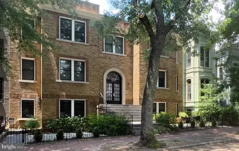 317 3rd St SE #32, Washington, DC 20003