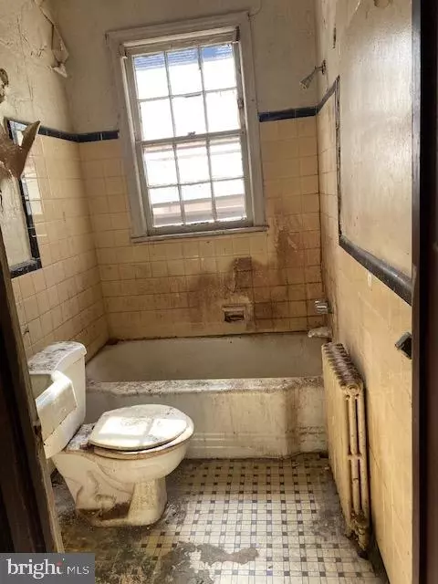 Bath - 3325 Ely SE, Washington, DC 20019 photo 1 of 1