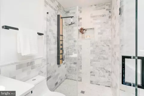 244 10th St SE, Washington, DC 20003 photo 27