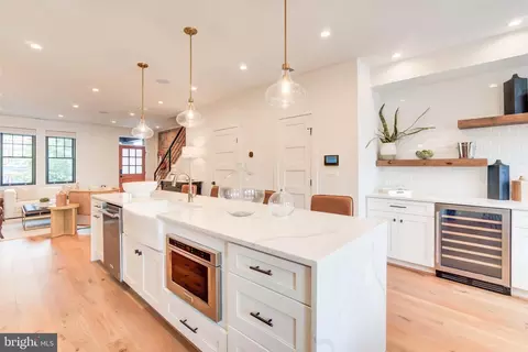 244 10th St SE, Washington, DC 20003 photo 10