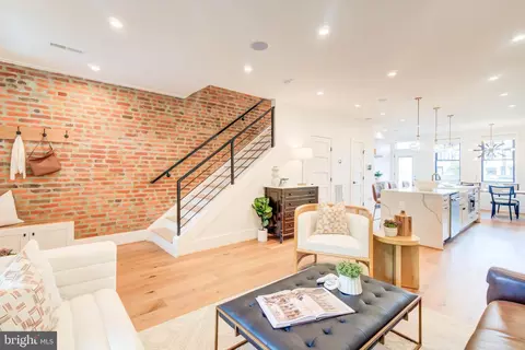 244 10th St SE, Washington, DC 20003 photo 3