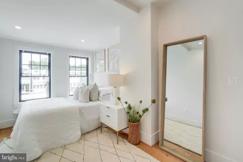 244 10th St SE, Washington, DC 20003 photo 28