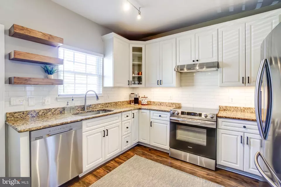 Kitchen - 3147 Stanton Rd SE, Washington, DC 20020 photo 2 of 2