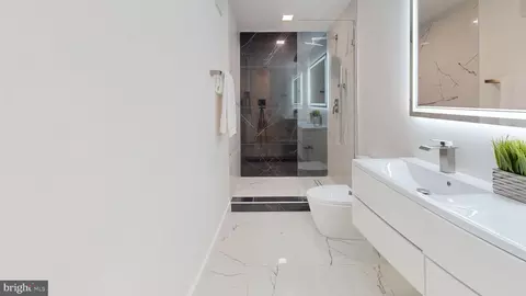 909 11th St NE, Washington, DC 20002 photo 31