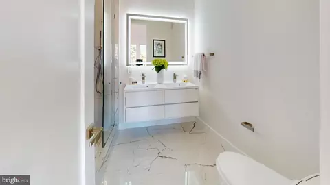 909 11th St NE, Washington, DC 20002 photo 19