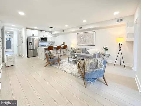 909 11th St NE, Washington, DC 20002 photo 21