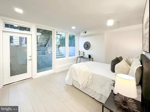 909 11th St NE, Washington, DC 20002 photo 28