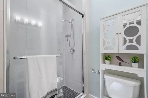 Bath - 1802 24th Pl SE, Washington, DC 20020 photo 3 of 4