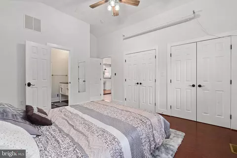 Bedroom - 1802 24th Pl SE, Washington, DC 20020 photo 5 of 7