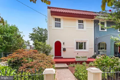 6127 8th St NW, Washington, DC 20011