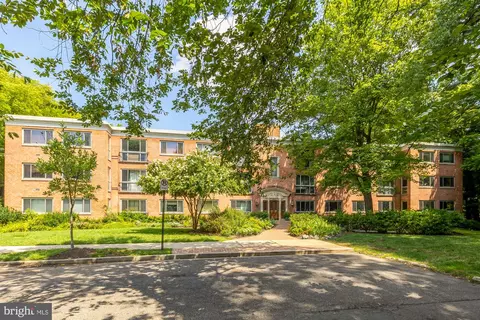 2711 Ordway St NW #201, Washington, DC 20008