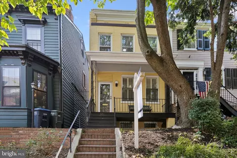 321 4th St SE, Washington, DC 20003