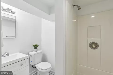 Bath - 321 4th St SE, Washington, DC 20003 photo 4 of 6