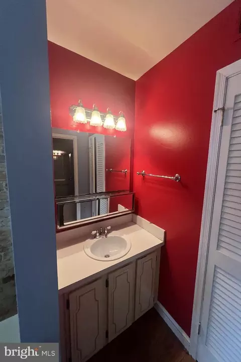 631 11th St NE, Washington, DC 20002 photo 7